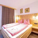 Beautiful In A Stunning Location With Sauna בית נופש
